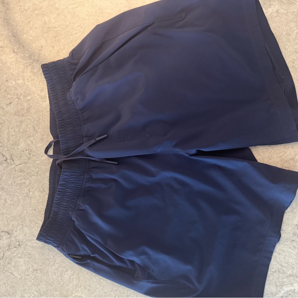 Lululemon Pace Breaker Shorts 7” - M